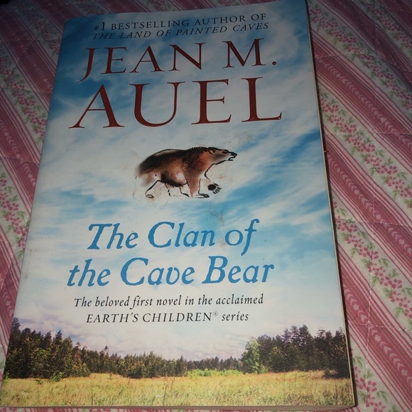 The Clan of the Cave Bear Book - Picture 1 of 9